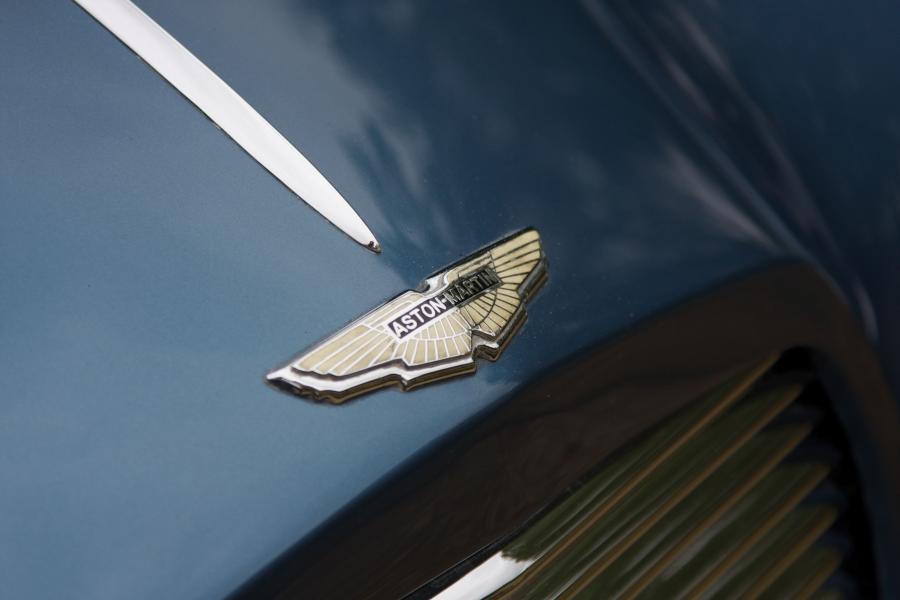 Логотип Aston Martin DB2 Coupe 1951 года  (фото 2 из 6)